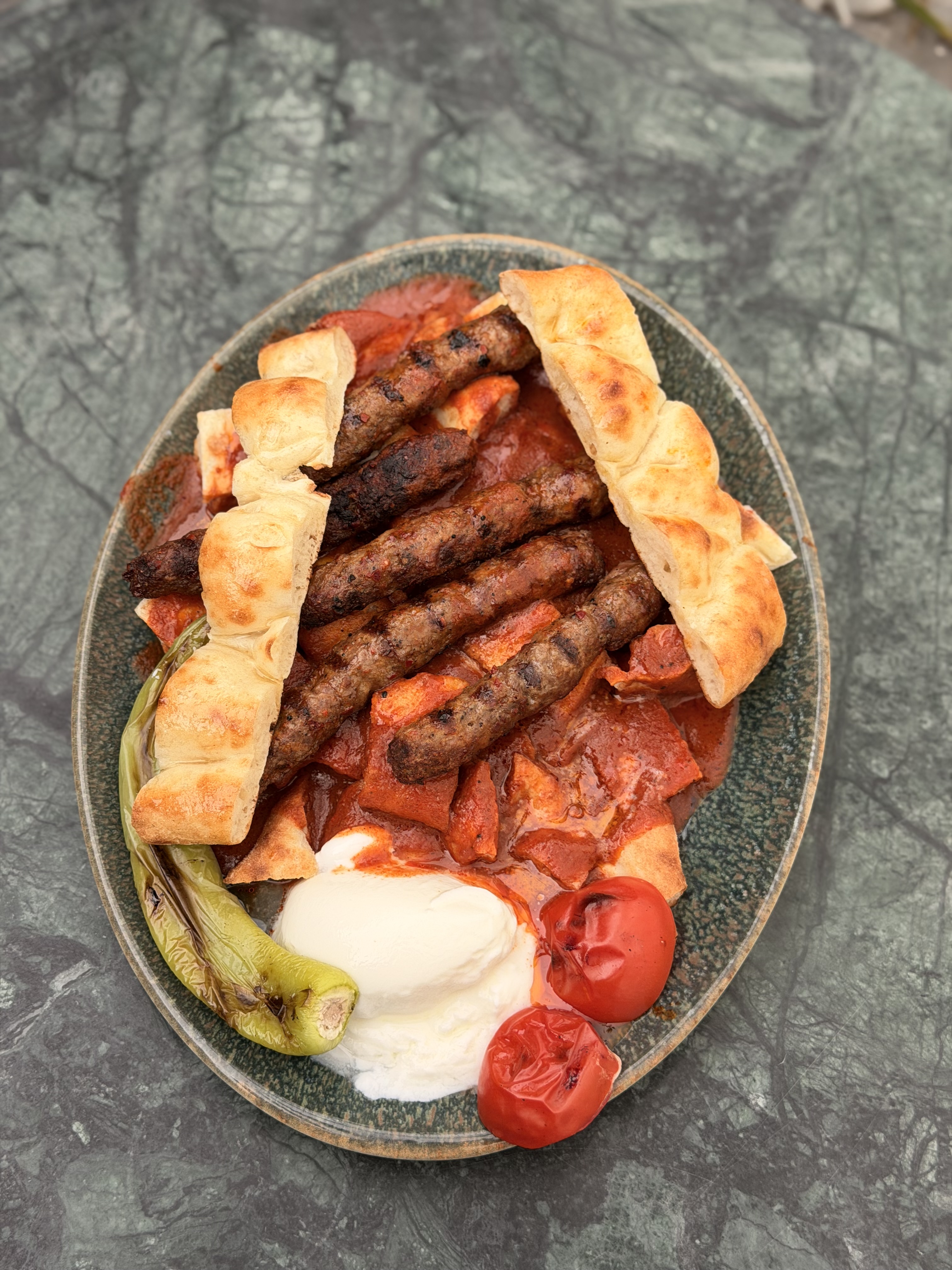 Urfa şiş İskender